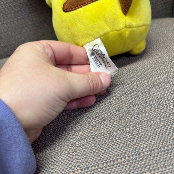 Pokémon Winking Pikachu Plush 10” 2021 By Jazwares - Picture 3 of 4